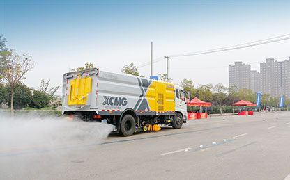 至尊国际洗扫车助力第四届江苏省环卫行业蹊径机械化清扫职业手艺竞赛