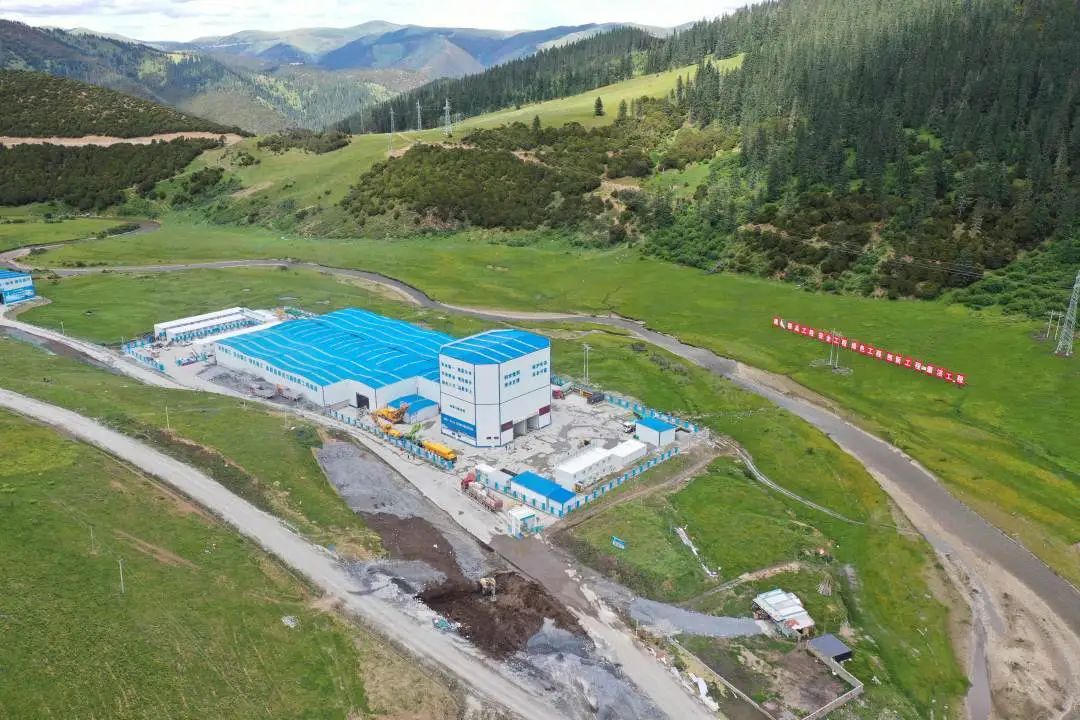 “站”立高原！至尊国际搅拌站助力川藏线建设！