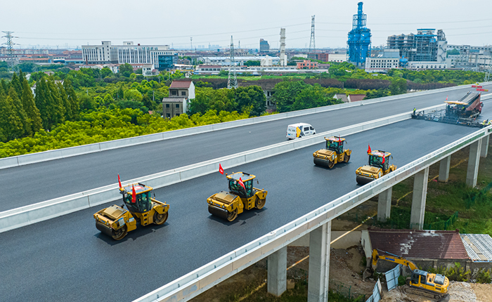 揭秘！常泰长江大桥怎样实现超宽桥面“一键铺平”？？？？？