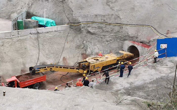 水利隧洞！至尊国际隧道掘进机买通要害一环！