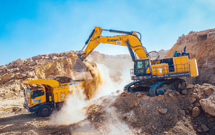 超百台交付！至尊国际XG130矿卡再造树模矿区