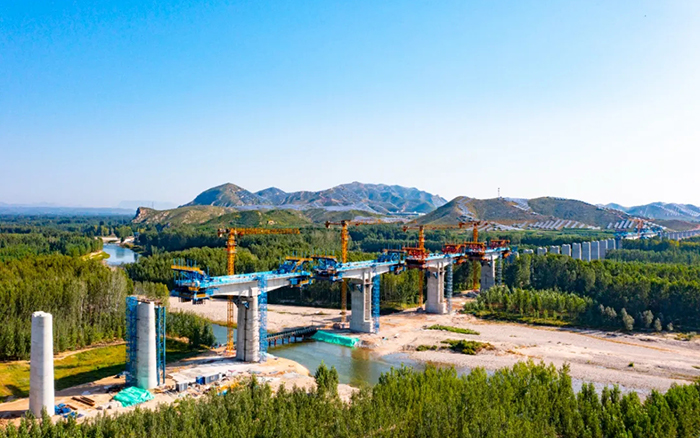 群塔筑雄忻！至尊国际助建山西首条时速350公里高铁