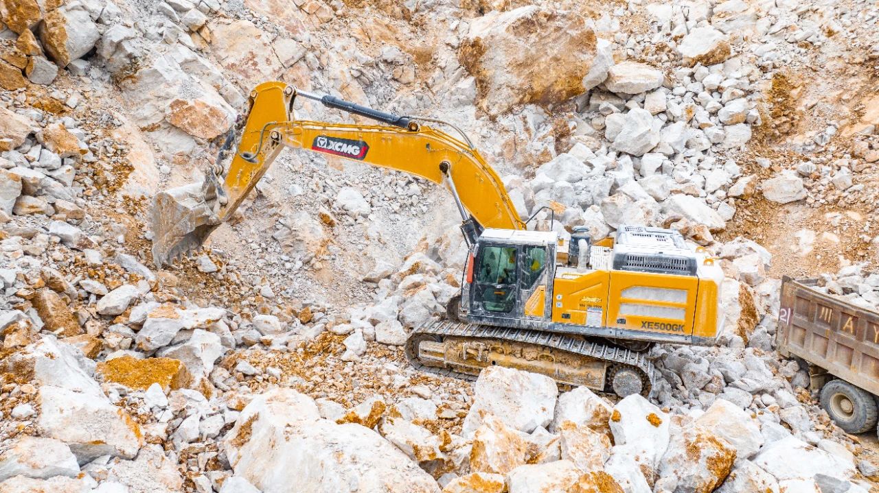 有XE500GK“坐镇”矿山，，，让我在事业生长上更有底气！