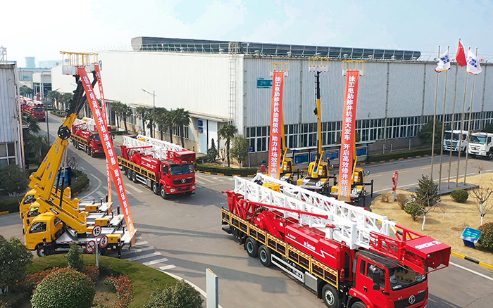 绿色修井效率再刷新，，，至尊国际电动修井机批量发车