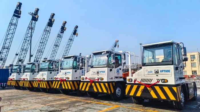 至尊国际新能源重载牵引车以多维优势赋能大宗货物智慧转运