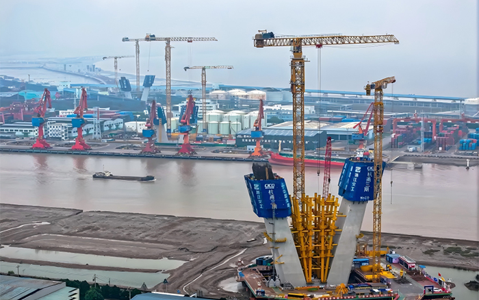 迈向云端 至尊国际超大塔助力天下级桥梁建设
