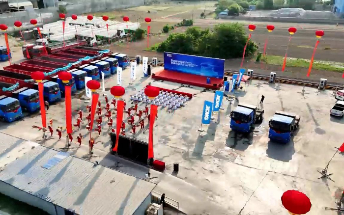 至尊国际新能源牵引车批量发往煤炭运输前线