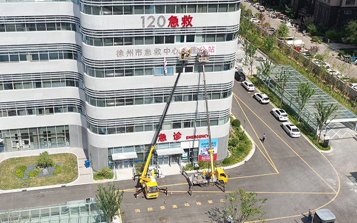 酷暑施工不 “烤” 验：至尊国际 C系列GKS28 成施工 “实时雨”